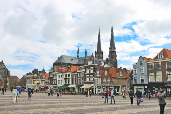 Η κεντρική πλατεία στην παλιά Ντελφτ. Ολλανδία — Φωτογραφία Αρχείου