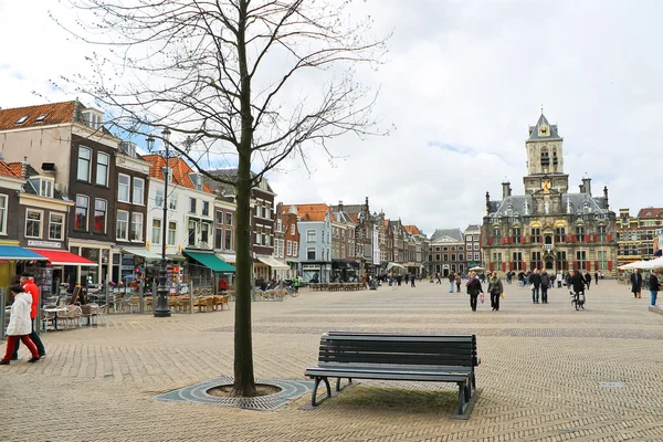 La plaza central frente al Ayuntamiento. Delft. Países Bajos —  Fotos de Stock