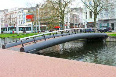 Rotterdam kanal üzerinde köprü. Hollanda