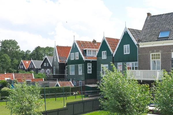 A sziget Marken házak. Hollandia — Stock Fotó