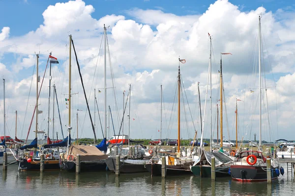 Yachts in harbor of the island Marken. Netherlands — Stock Photo, Image