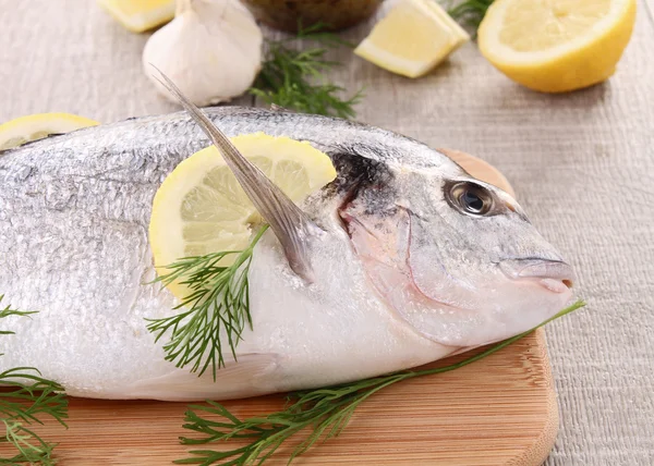 Pesce crudo e ingredienti — Foto Stock