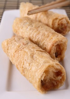 Kızarmış börek.