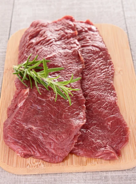 Syrové hovězí biftek — Stock fotografie