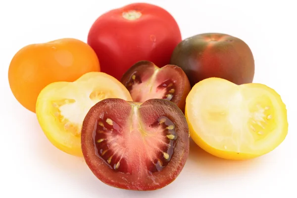 Ассортимент разноцветных помидоров — стоковое фото