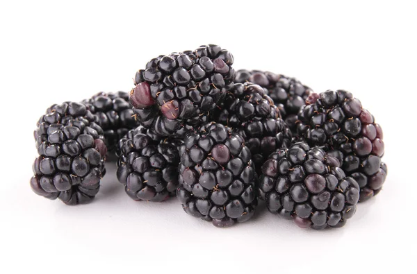 Geïsoleerde blackberry — Stockfoto