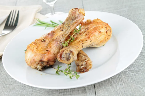 Grilled drumsticks chicken — Stock Photo, Image