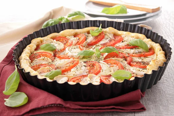 Tomato,cheese and basil tart/pizza — Stock Photo, Image