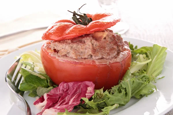 Stuffed tomato with beef — Stock Photo, Image