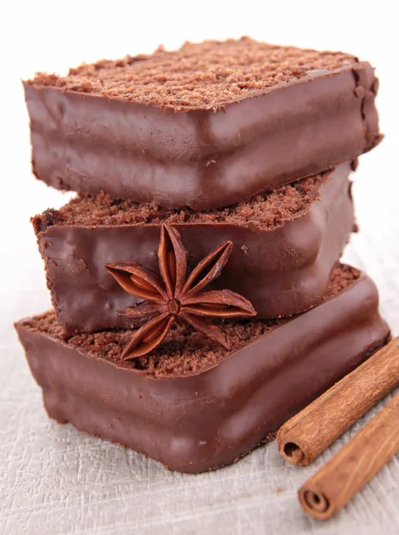 チョコレート ケーキ、アニスのスタック — ストック写真