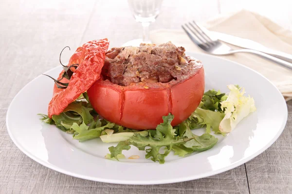 Stuffed tomato and beef — Stock Photo, Image