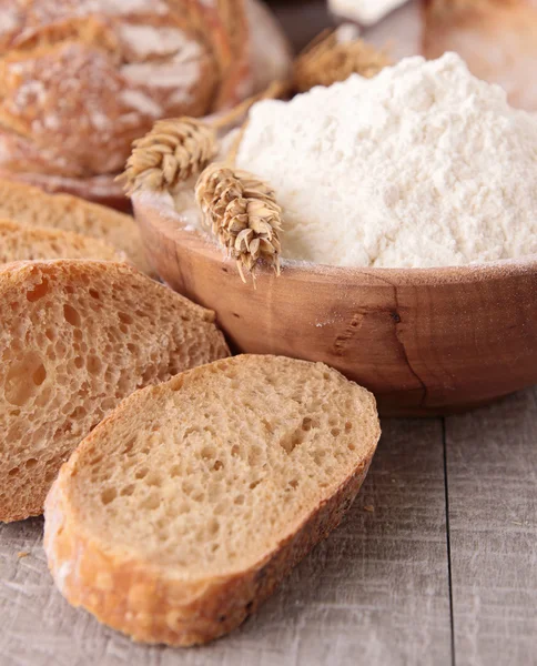 Різноманітний хліб — стокове фото