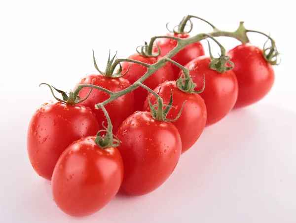Tomate cerise sur blanc — Photo