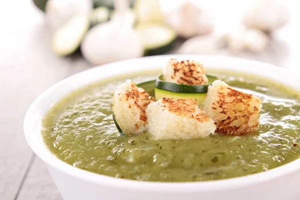 Sopa de verduras con crouton — Foto de Stock