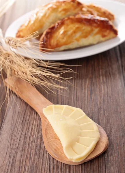 Листкове тісто, empanada — стокове фото