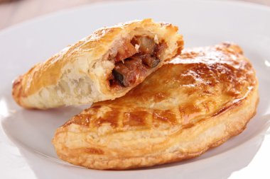 pişmiş empanadas