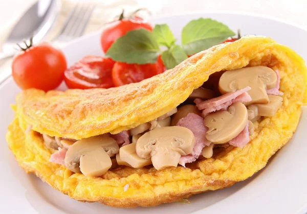 Omelet with mushrooms — Stock Photo, Image