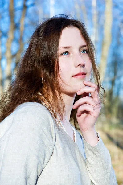 Thoughtful young woman — Stock Photo, Image