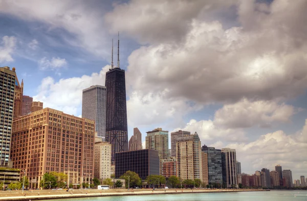 Центр міста Чикаго, Іллінойс в сонячний день — стокове фото