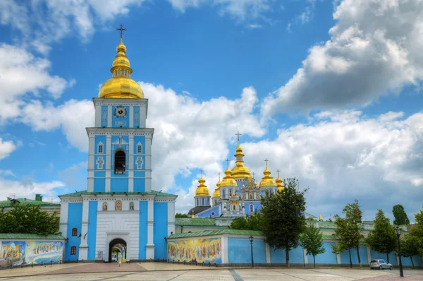 St. Michael monastery in Kiev, Ukraine — Stockfoto