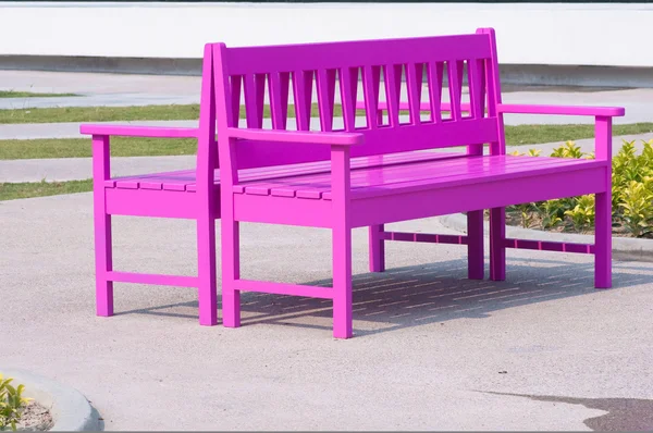 ピンクの通り椅子 — ストック写真