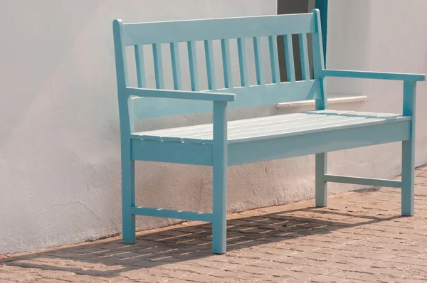 Světle modré ulici židle — Stock fotografie