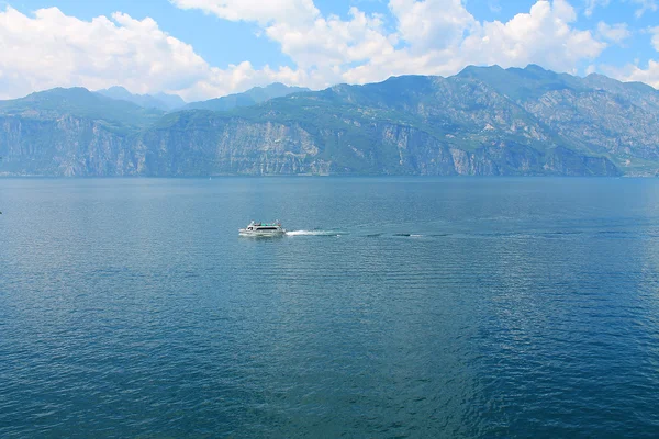 Garda tó Olaszországban — Stock Fotó
