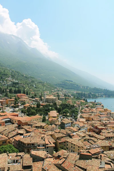 Malcesine en el lago de Garda en Italia — Foto de Stock