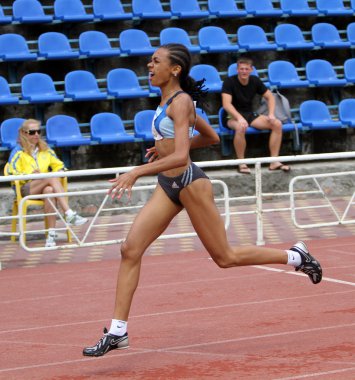 atlet üzerinde 25 Mayıs 2012, yalta, Ukrayna Ukrayna, Türkiye ve Rusya arasında Uluslararası Atletizm buluşma.