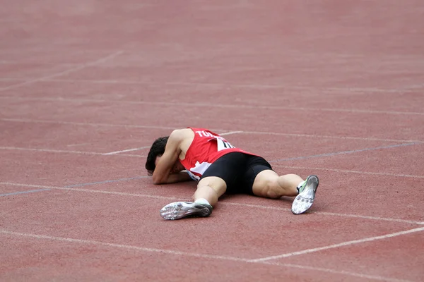 Altintash Batuhan da Turquia após corrida de revezamento no encontro atlético internacional entre a UCRÂNIA, TURQUIA e BÉLGICA em 25 de maio de 2012 em Yalta, Ucrânia . — Fotografia de Stock