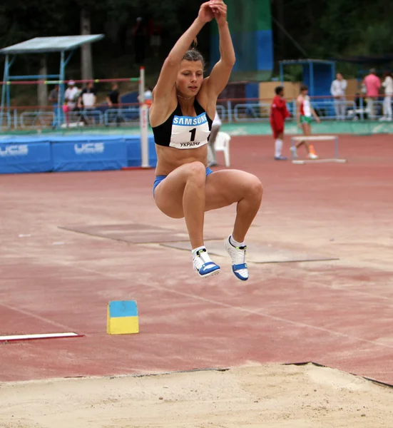 Athlete on the international athletic meet between UKRAINE, TURKEY and BELARUS on May 25, 2012 in Yalta, Ukraine. — Stock Photo, Image