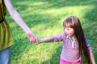 mutlu aile anları - anne ve çocuk parkı.