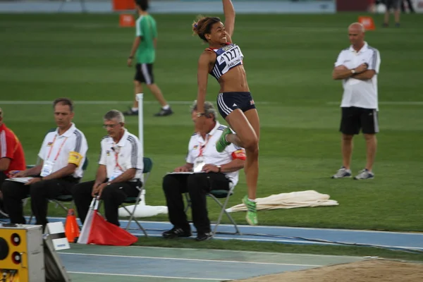バルセロナ, スペイン - 7 月 13 日: イギリスからのジャスミン ソーヤーズ バルセロナ、スペインで 2012 年 7 月 13 日にロング ジャンプ iaaf 世界ジュニア選手権で銅メダルを獲得. — ストック写真