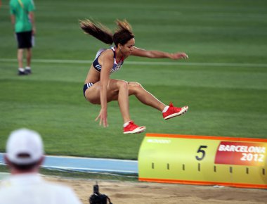 Barcelona, İspanya - Temmuz 13: katarina johnson-thompson İngiltere, kazanan uzun atlama olay IAAF Dünya Gençler Şampiyonası 6,81 metre ile 13 Temmuz 2012 Barcelona, İspanya