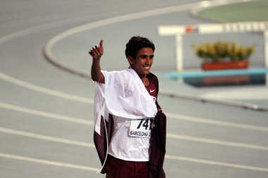 Barcelona, İspanya - 12 Temmuz: hamza driouch kimden Katar kutluyor 1500 metre üzerinde 2012 IAAF Dünya Gençler Atletizm Şampiyonası final kazanan 12 Temmuz 2012 tarihinde barcelona, İspanya.