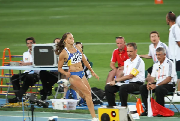 BARCELONA, SPAIN 13: Marina Beh berkompetisi di Kejuaraan Dunia Junior IAAF pada 13 Juli 2012 di Barcelona, Spanyol . — Stok Foto