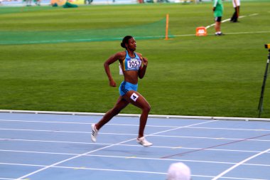 shaunae miller 2012 IAAF Dünya Gençler Atletizm Şampiyonası'nda üzerinde 400 metre yarışında 12 Temmuz 2012 tarihinde barcelona, İspanya yarışıyor.