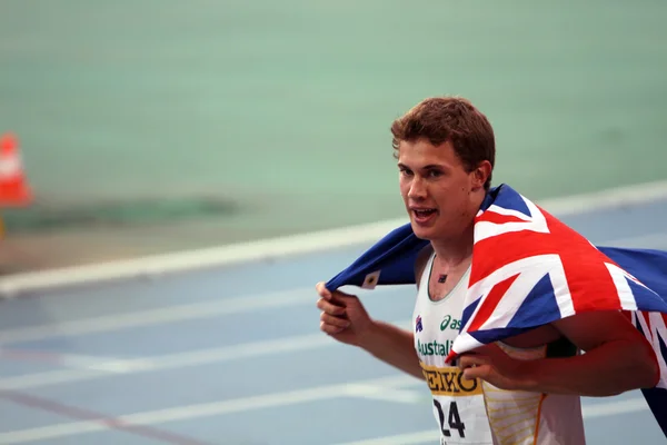 Николас Хаф из Австралии отмечает серебряную медаль финала дистанции 110 метров с барьерами на чемпионате мира по лёгкой атлетике среди юниоров 2012 года в Барселоне 12 июля 2012 года , — стоковое фото