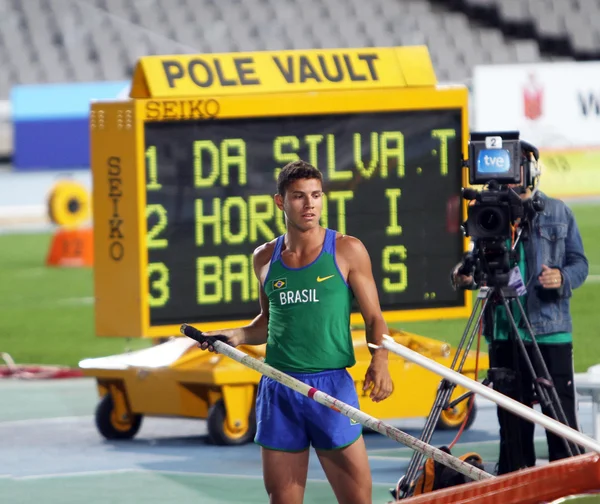 Thiago Braz da Silva, du Brésil, vainqueur en saut à la perche aux Championnats du monde juniors d'athlétisme de l'IAAF le 12 juillet 2012 à Barcelone, Espagne . — Photo
