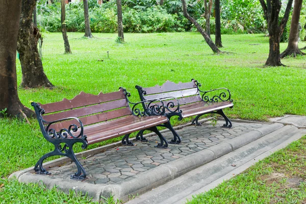 Sedia nel parco — Foto Stock