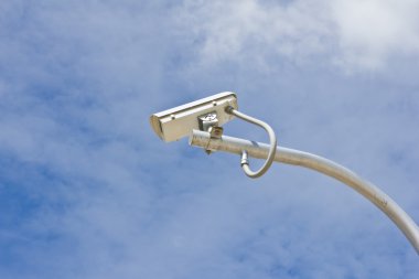 Mavi gökyüzü açık cctv kamera