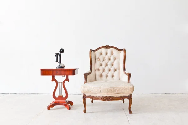 Vintage luxury armchair in white room — Stock Photo, Image