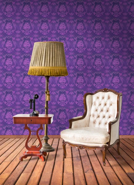 Vintage luxury armchair in white room — Stock Photo, Image