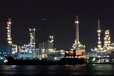 petrol rafineri tesisi Bangkok Nehri