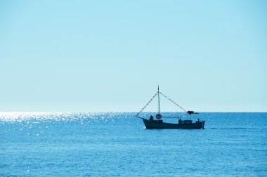 Karadeniz yelken küçük motor yat