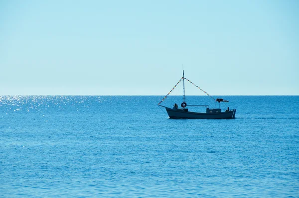 Smal motoryacht segling genom Svarta havet — Stockfoto