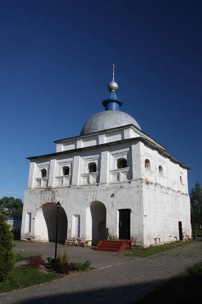 Moskou regio, mozhaisk. luzhetsky klooster. poort kerk van de gedaanteverwisseling — Stockfoto