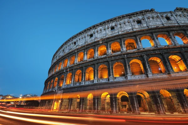 Colosseum, gece, Roma - İtalya — Stok fotoğraf