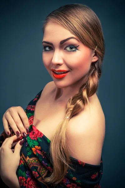 Retrato de glamour de mujer rubia — Foto de Stock