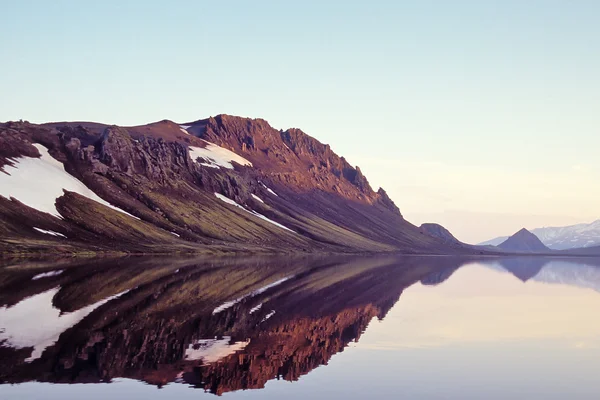 Jezioro alftavatn, Islandia — Zdjęcie stockowe